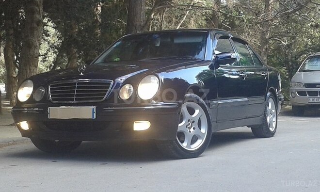 Mercedes E 270 2001, 290,000 km - 2.7 l - Bakı