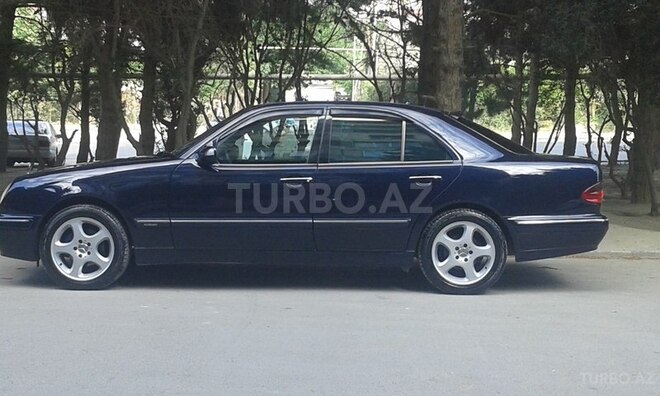 Mercedes E 270 2001, 290,000 km - 2.7 l - Bakı