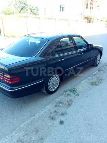 Mercedes E 220 2000, 278,462 km - 2.2 l - Bakı