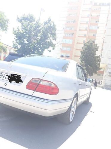 Mercedes E 280 1999, 265,000 km - 2.8 l - Bakı