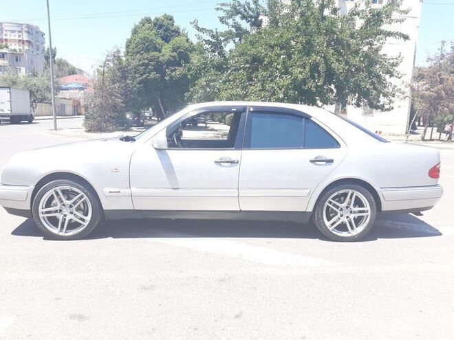 Mercedes E 280 1999, 265,000 km - 2.8 l - Bakı