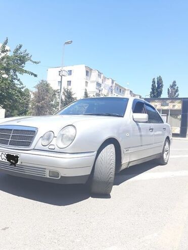 Mercedes E 280 1999, 265,000 km - 2.8 l - Bakı