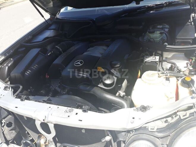 Mercedes E 280 1999, 265,000 km - 2.8 l - Bakı