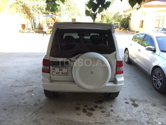 Mitsubishi Pajero io 1999, 270,009 km - 2.0 l - Bakı