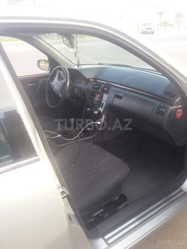 Mercedes E 220 2000, 380,000 km - 2.2 л - Ağstafa