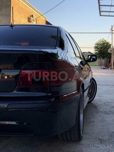 BMW 528 2000, 215,800 km - 2.8 l - Bakı