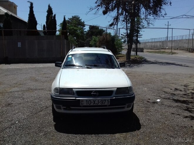 Opel Astra 1996, 298,000 km - 1.7 l - Bakı