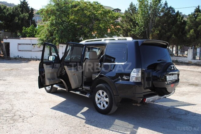Mitsubishi Pajero 2010, 170,000 km - 3.5 л - Bakı