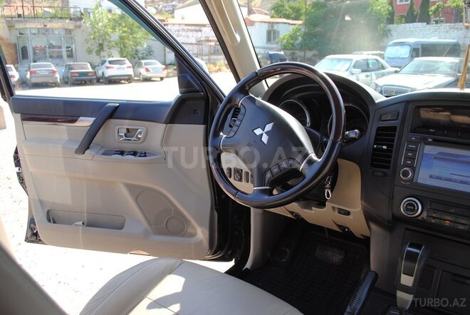 Mitsubishi Pajero 2010, 170,000 km - 3.5 л - Bakı