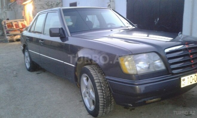 Mercedes E 220 1994, 176,000 km - 2.2 l - Bakı
