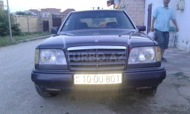 Mercedes E 220 1994, 176,000 km - 2.2 l - Bakı