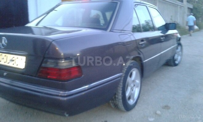 Mercedes E 220 1994, 176,000 km - 2.2 l - Bakı