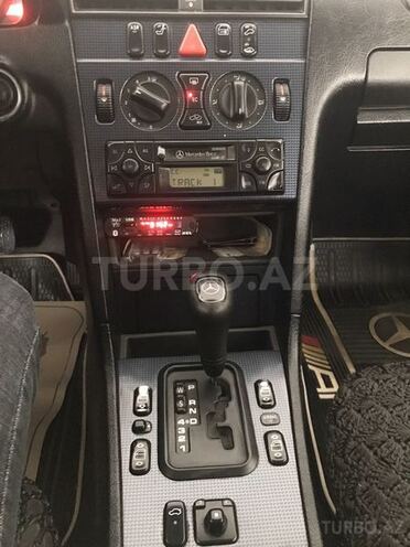 Mercedes C 200 1999, 299,000 km - 2.0 l - Bakı