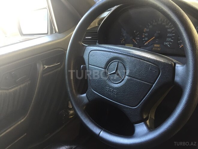Mercedes C 230 1997, 278,000 km - 2.3 l - Bakı
