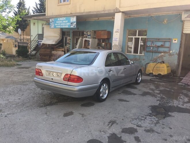 Mercedes E 240 1999, 260,000 km - 2.4 л - Bakı