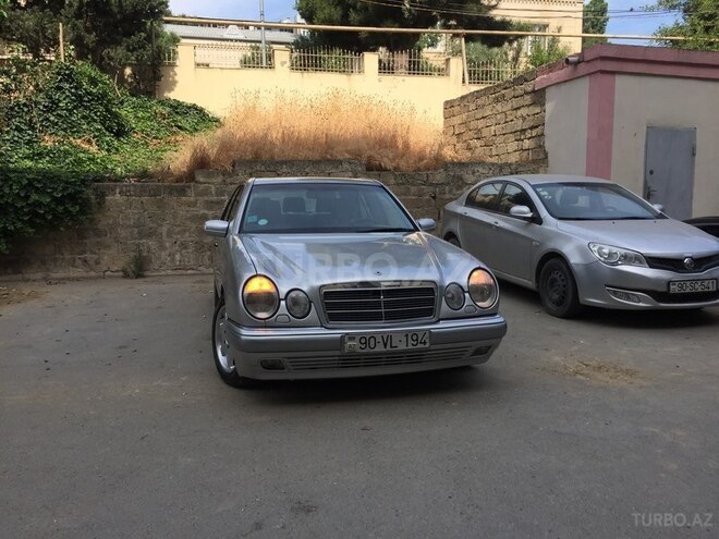 Mercedes E 240 1999, 260,000 km - 2.4 л - Bakı