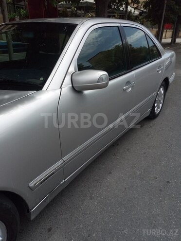 Mercedes E 220 2001, 337,000 km - 2.2 l - Bakı