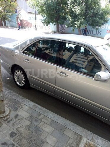 Mercedes E 220 2001, 337,000 km - 2.2 l - Bakı