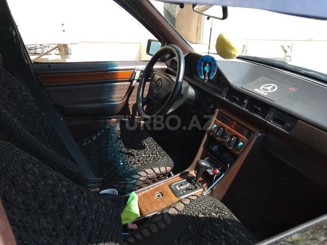 Mercedes E 220 1993, 358,243 km - 2.2 l - Bakı