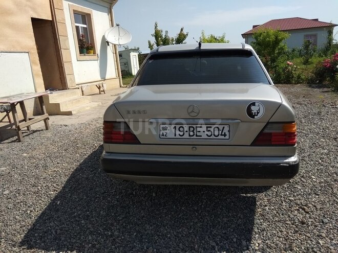 Mercedes E 220 1993, 358,243 km - 2.2 l - Bakı