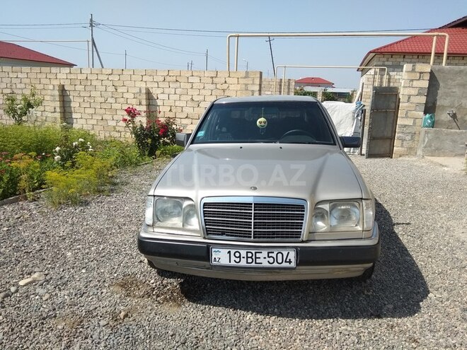 Mercedes E 220 1993, 358,243 km - 2.2 l - Bakı