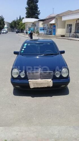 Mercedes E 200 1999, 287,000 km - 2.0 л - Astara