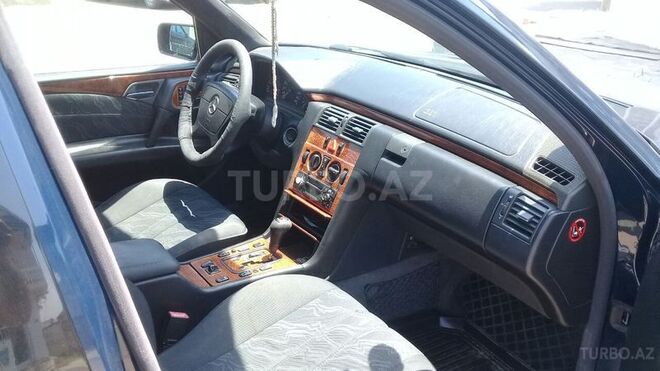 Mercedes E 200 1999, 287,000 km - 2.0 л - Astara