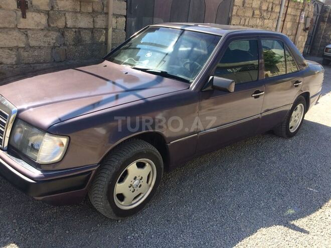 Mercedes E 230 1991, 32,000 km - 0.3 l - Bərdə