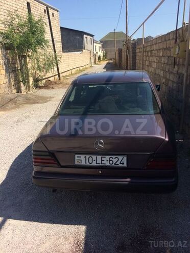 Mercedes E 230 1991, 32,000 km - 0.3 l - Bərdə