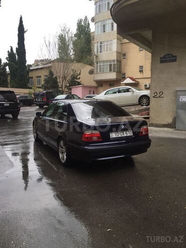 BMW 535 2001, 270,000 km - 3.5 л - Bakı