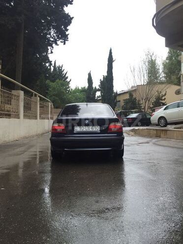 BMW 535 2001, 270,000 km - 3.5 л - Bakı