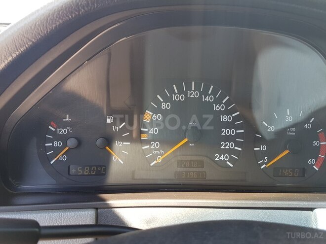Mercedes E 220 1998, 319,000 km - 2.2 l - Bakı