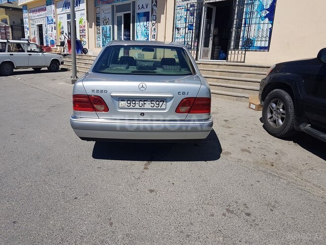 Mercedes E 220 1998, 319,000 km - 2.2 l - Bakı
