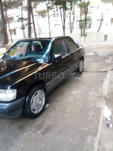 Mercedes 190 1992, 372,000 km - 2.0 l - Astara