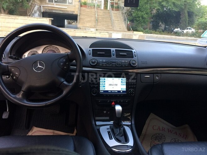 Mercedes E 240 2004, 78,900 km - 2.6 l - Bakı