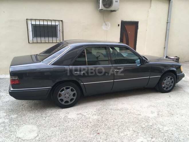Mercedes E 320 1995, 411,636 km - 3.2 л - Bakı
