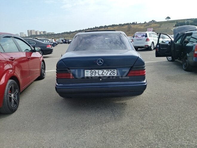 Mercedes E 260 1990, 483,666 km - 2.6 l - Bakı