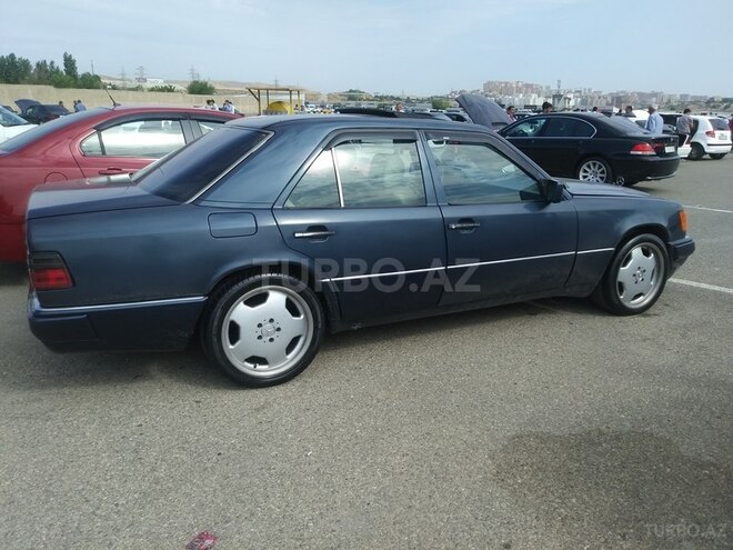 Mercedes E 260 1990, 483,666 km - 2.6 l - Bakı