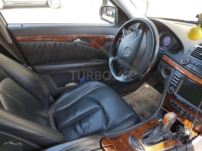 Mercedes E 240 2005, 230,000 km - 2.6 l - Astara