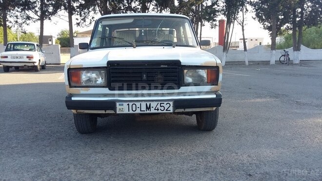 LADA (VAZ) 2107 2003, 250,000 km - 1.6 l - Salyan