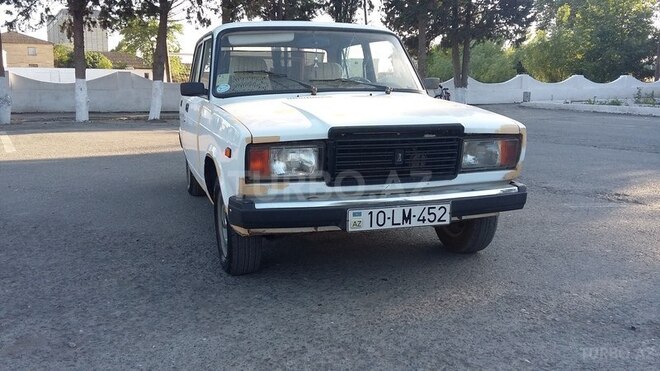 LADA (VAZ) 2107 2003, 250,000 km - 1.6 l - Salyan