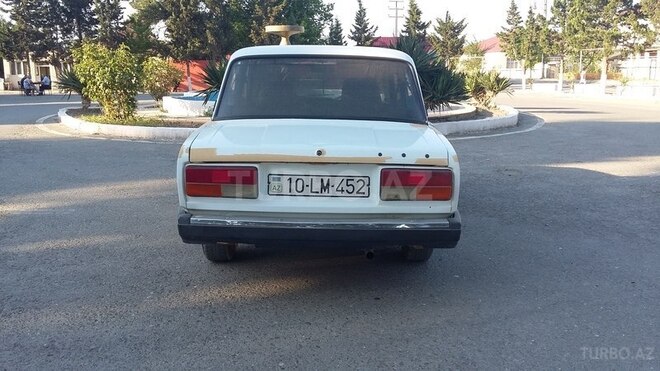 LADA (VAZ) 2107 2003, 250,000 km - 1.6 l - Salyan