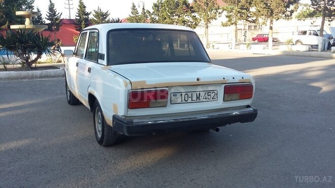 LADA (VAZ) 2107 2003, 250,000 km - 1.6 l - Salyan