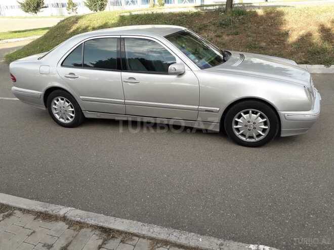 Mercedes E 260 2000, 235,000 km - 2.4 l - Gədəbəy