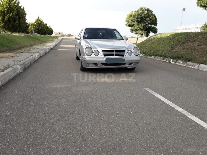 Mercedes E 260 2000, 235,000 km - 2.4 l - Gədəbəy