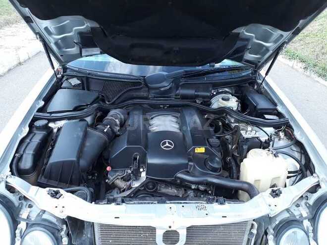 Mercedes E 260 2000, 235,000 km - 2.4 l - Gədəbəy