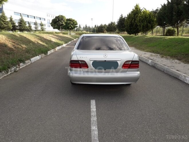 Mercedes E 260 2000, 235,000 km - 2.4 l - Gədəbəy