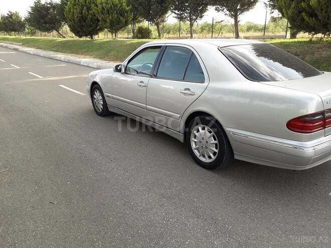 Mercedes E 260 2000, 235,000 km - 2.4 l - Gədəbəy