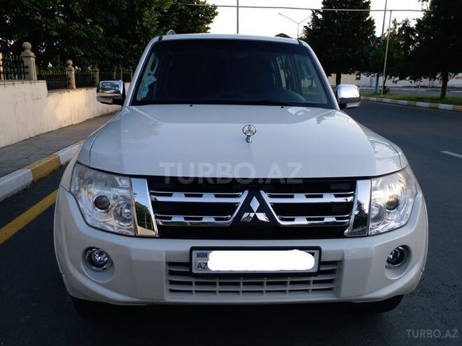 Mitsubishi Pajero 2013, 134,000 km - 3.0 l - Zaqatala