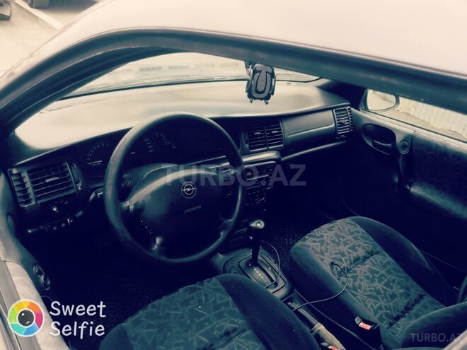 Opel Vectra 1995, 370,000 km - 1.8 л - Bakı